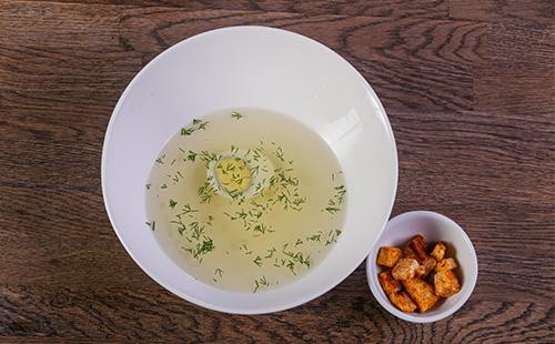 Bouillon De Poulet Avec Oeuf