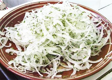 Ceapă murată la bord