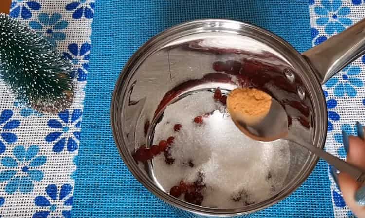 Pentru servire, pregătiți sosul de afine.