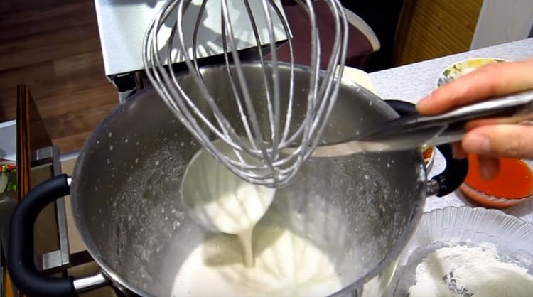 Aluatul se dovedește destul de lichid.