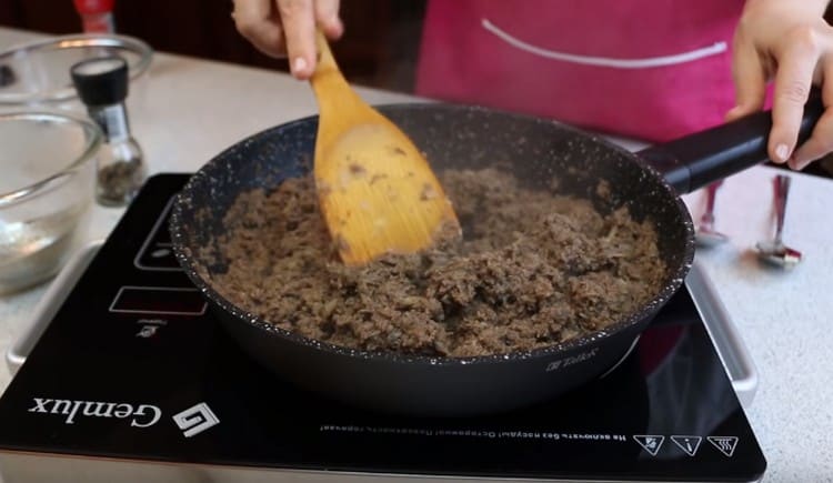 umplerea clătitelor cu o astfel de umplutură va fi ușoară.