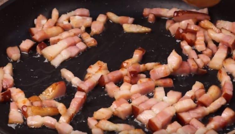 מטגנים את החלציים עד להזהבה.