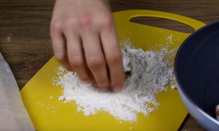 Taiete de paine in faina.