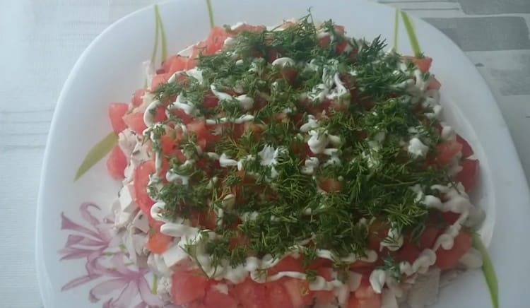 Apoi, presarați vasul cu mărar tocat.