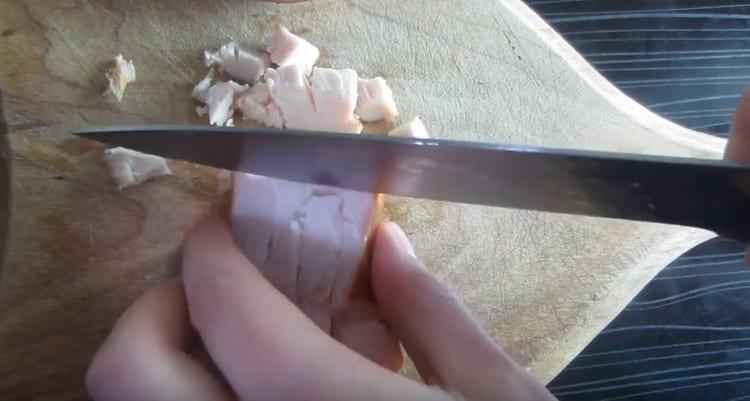 Пилешко пушено пилешко месо.