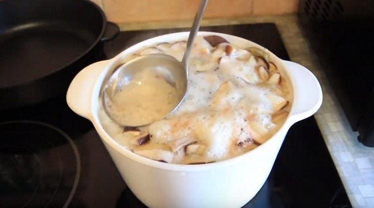 Après ébullition, retirez délicatement la mousse du bouillon.