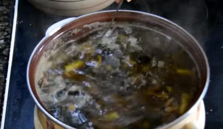 O astfel de supă trebuie infuzată.