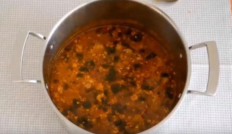 La sfârșit, se adaugă cilantro tocat.