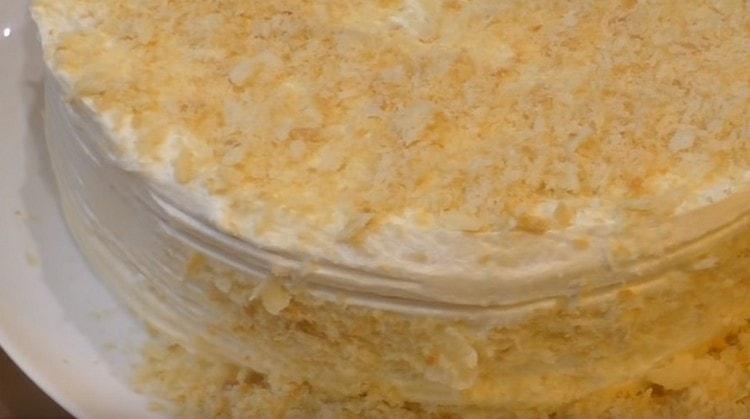 Espolseu la coca gairebé acabada amb la molla.