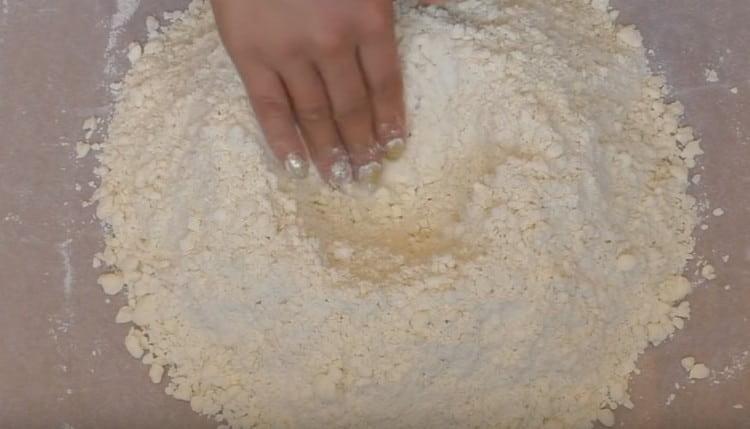 Recollim les molles amunt del turó i hi fem un rebaix.