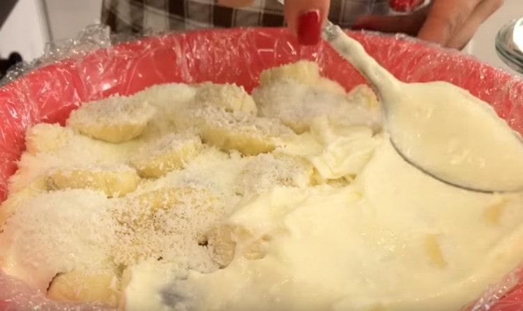 Отново повторете същите слоеве на тортата.