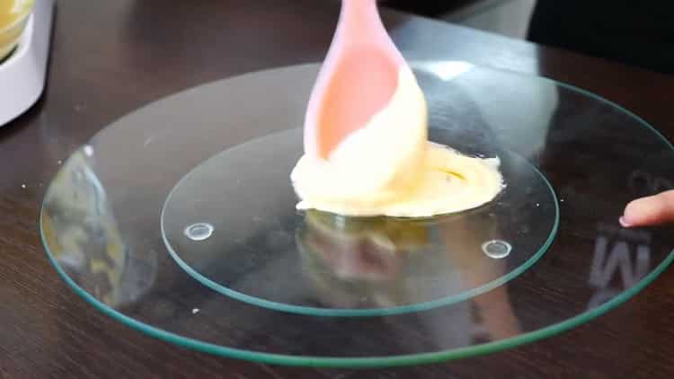 Chcete-li připravit napoleonský dort s krémem, připravte jídlo