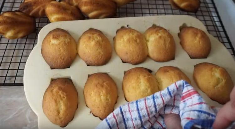 העוגיות נאפות מהר מאוד.