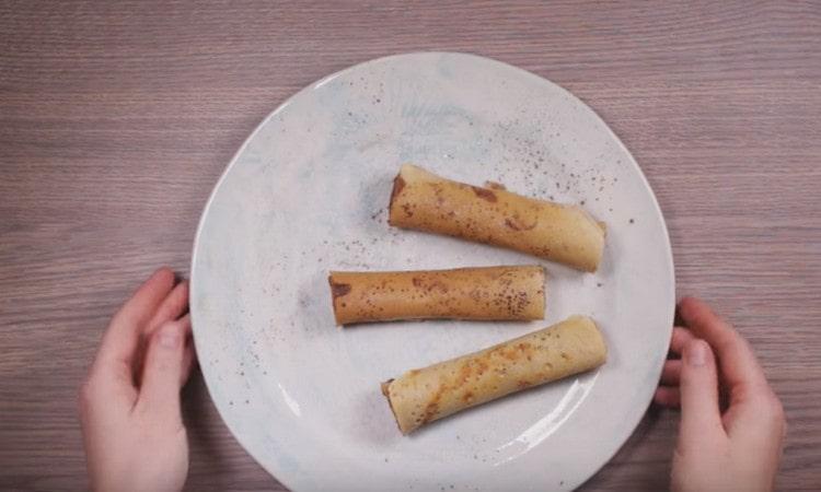 Clătitele parfumate cu banane vor fi un desert delicios.