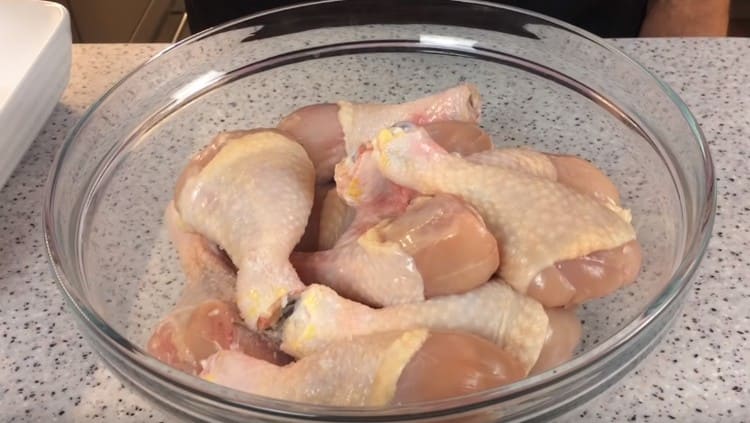 Измийте ми шията, подсушете с хартиени кърпи.