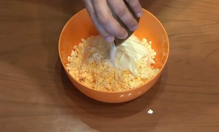 Pentru a face prăjiturile timp de un minut cu gem, combinați ingredientele