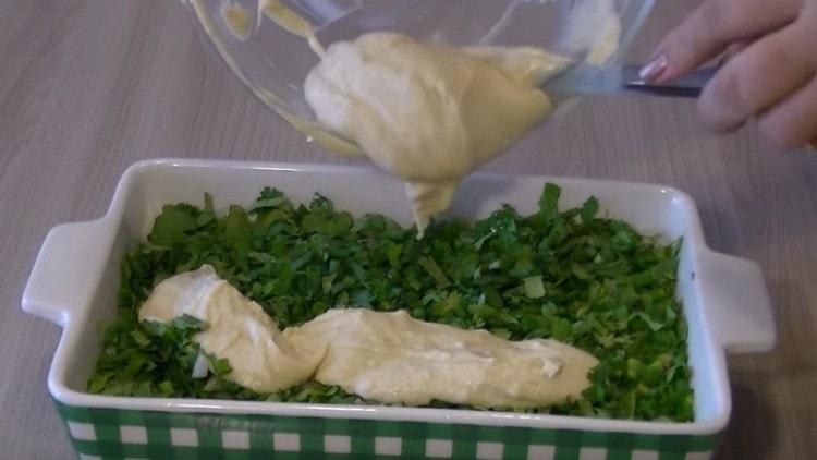 Dæk fyldet med den resterende dej.