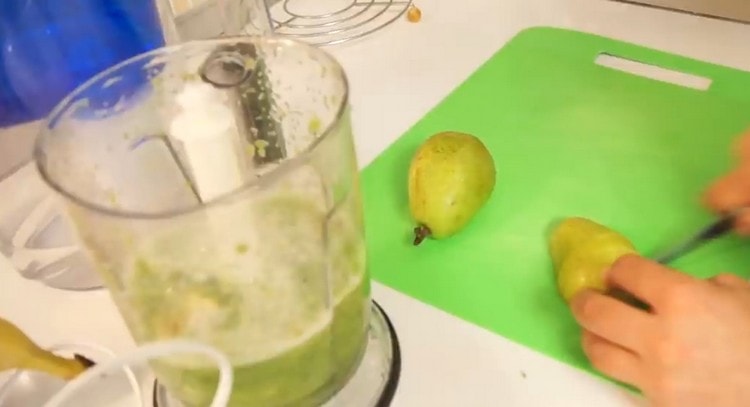 Cut the pear into pieces.