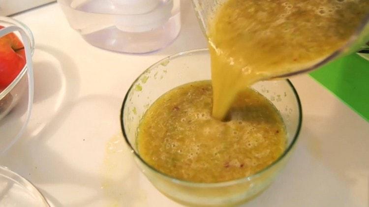 Due to the dates, this smoothie acquires a very interesting taste.