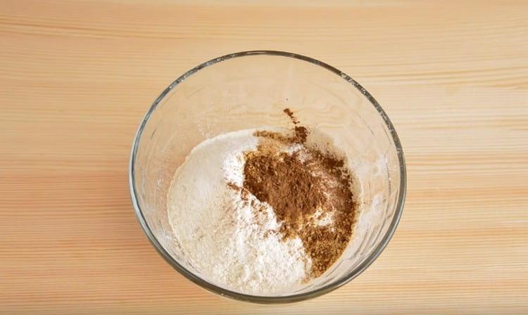 เพิ่มเครื่องเทศลงในแป้งทันที