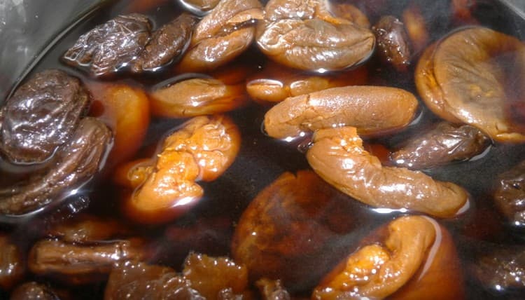 La compota se debe apagar y dejar que se prepare.