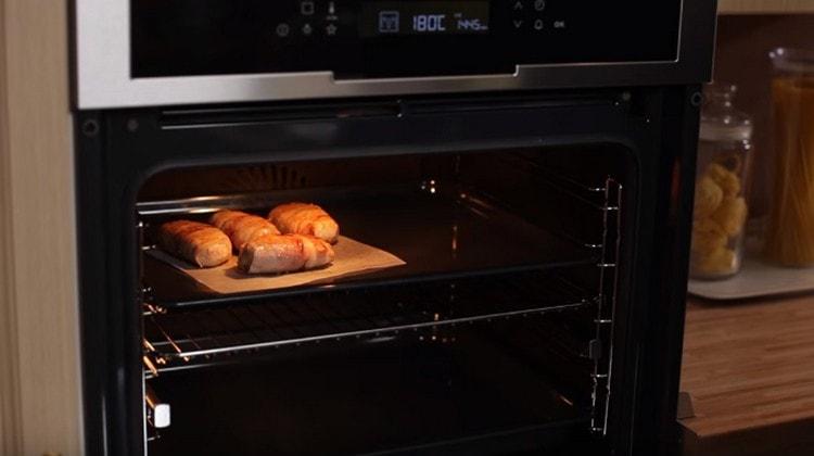 Wir schicken Produkte für 15 Minuten in den Ofen.