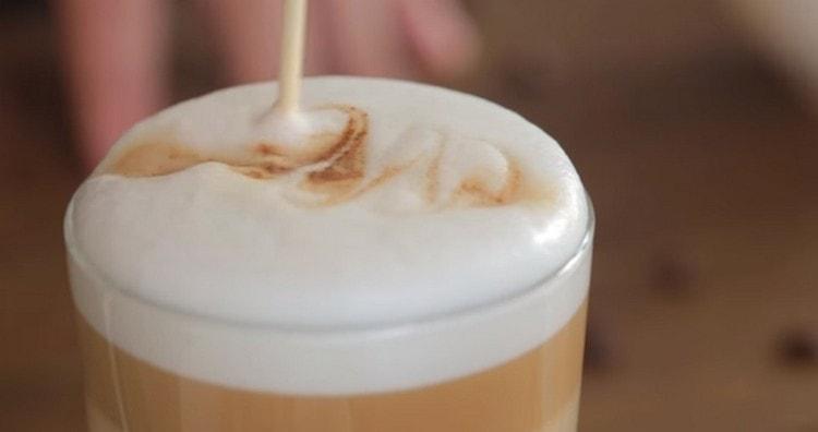 După cum vedeți, a face cafea latte acasă este de fapt în puterea tuturor.