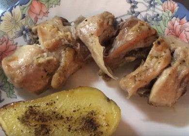 Iepure parfumat în mânecă la cuptor: gătește conform rețetei cu o fotografie.