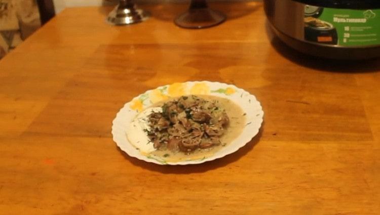 Som du kan se, er det overhovedet ikke svært at lave kyllingehjerter i en langsom komfur.