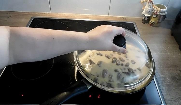 Laissez les cœurs mijoter sous le couvercle.