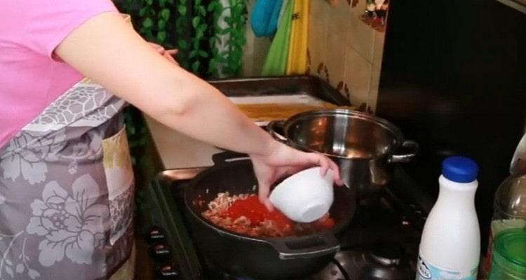 Ho condimentem tot amb salsa de tomàquet.