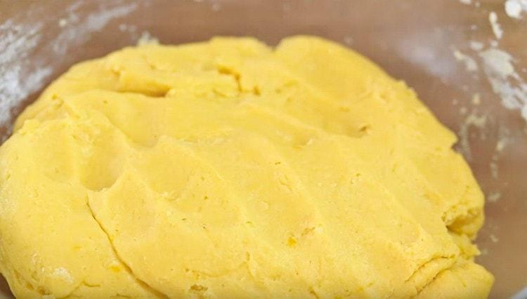 Doh siap dibuang ke peti sejuk selama sejam.