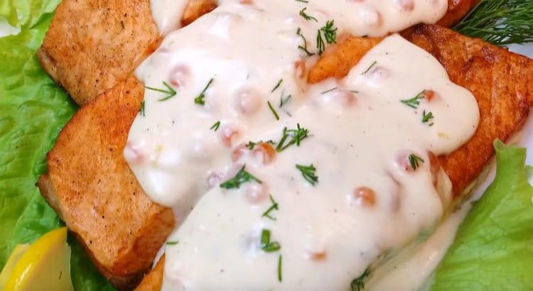 El salmón cocido de esta manera en el horno es una receta a nivel de restaurante.