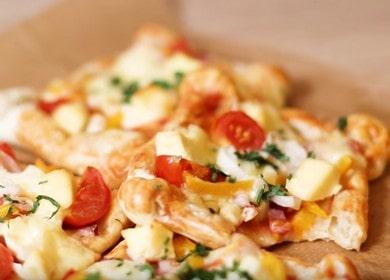 Puff pastry mini pizza - gustare rapidă