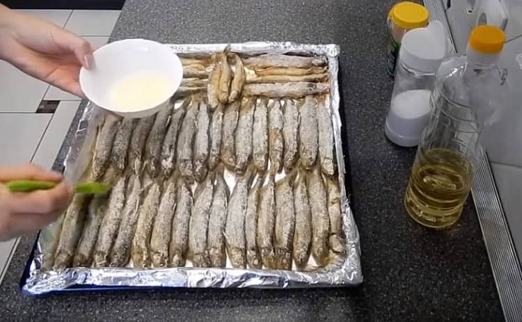 Obtenemos el pescado y la grasa con aceite.