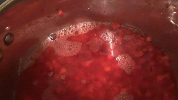 Despeje o viburno com água.