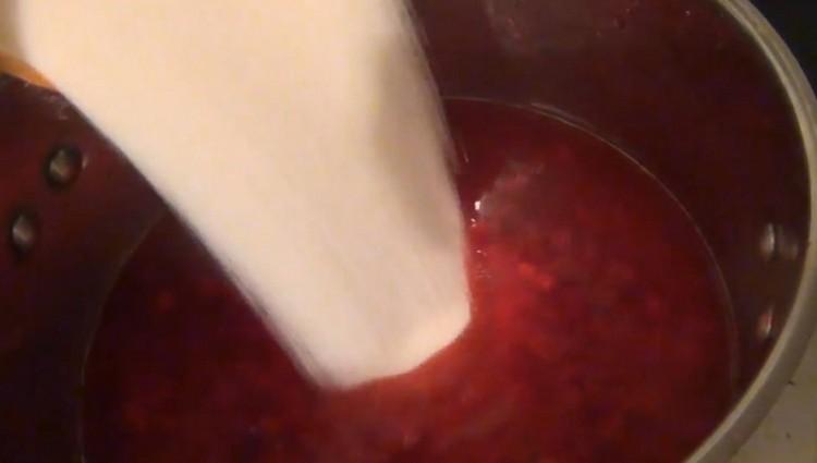 Adicione o açúcar.