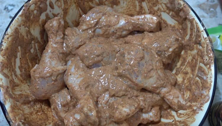 Lubriqueu els llurs amb marinada i deixeu-los reposar uns 20 minuts.