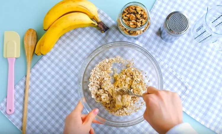 Bland massen og lad flagerne svulme lidt.