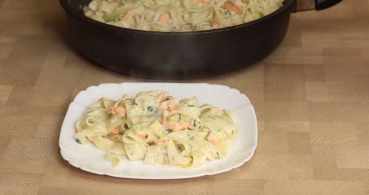 Това ястие изглежда толкова апетитно, че не се нуждае от допълнителни декорации.