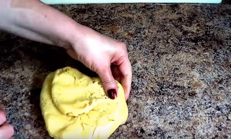 La massa llesta ha de resultar suau i plàstic.