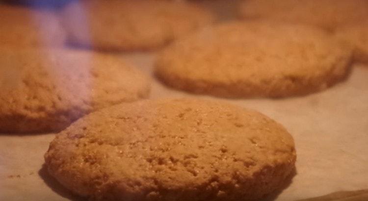 Wir schicken die Rohlinge in den Ofen.