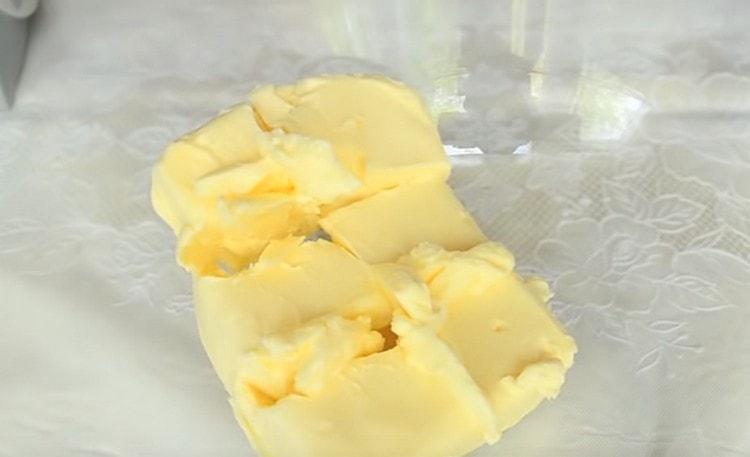 Olej musí být z chladničky předem odstraněn, aby byl měkký.