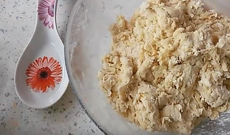 Смесете масата.