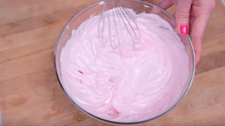 Bateți bezea încă câteva minute pentru a o repara.