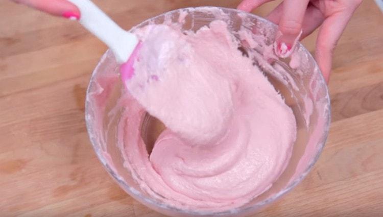 Aluatul este luxuriant și fără greutate.