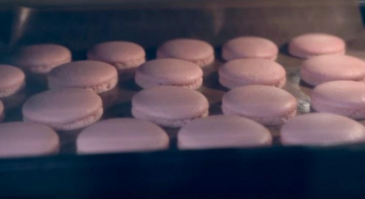 Sub rezerva tuturor regulilor, fustele celebre ar trebui să apară pe cookie-uri.