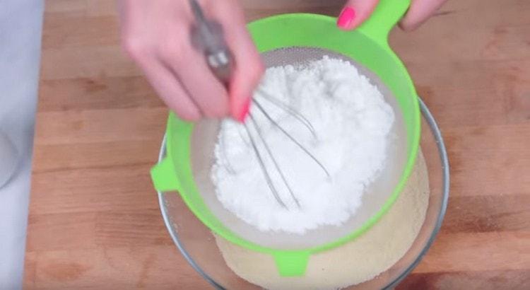 Cerneați și zahărul glazător.