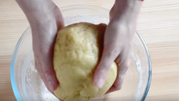 La masa no debe estar atascada.