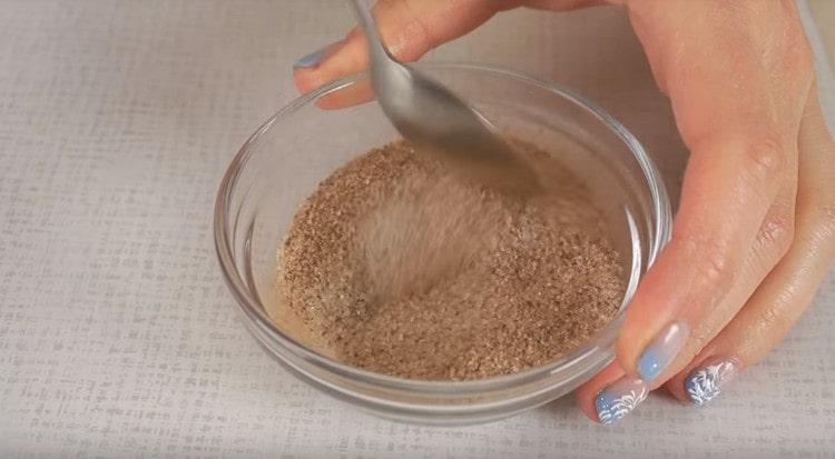 Bland kanel med sukker.